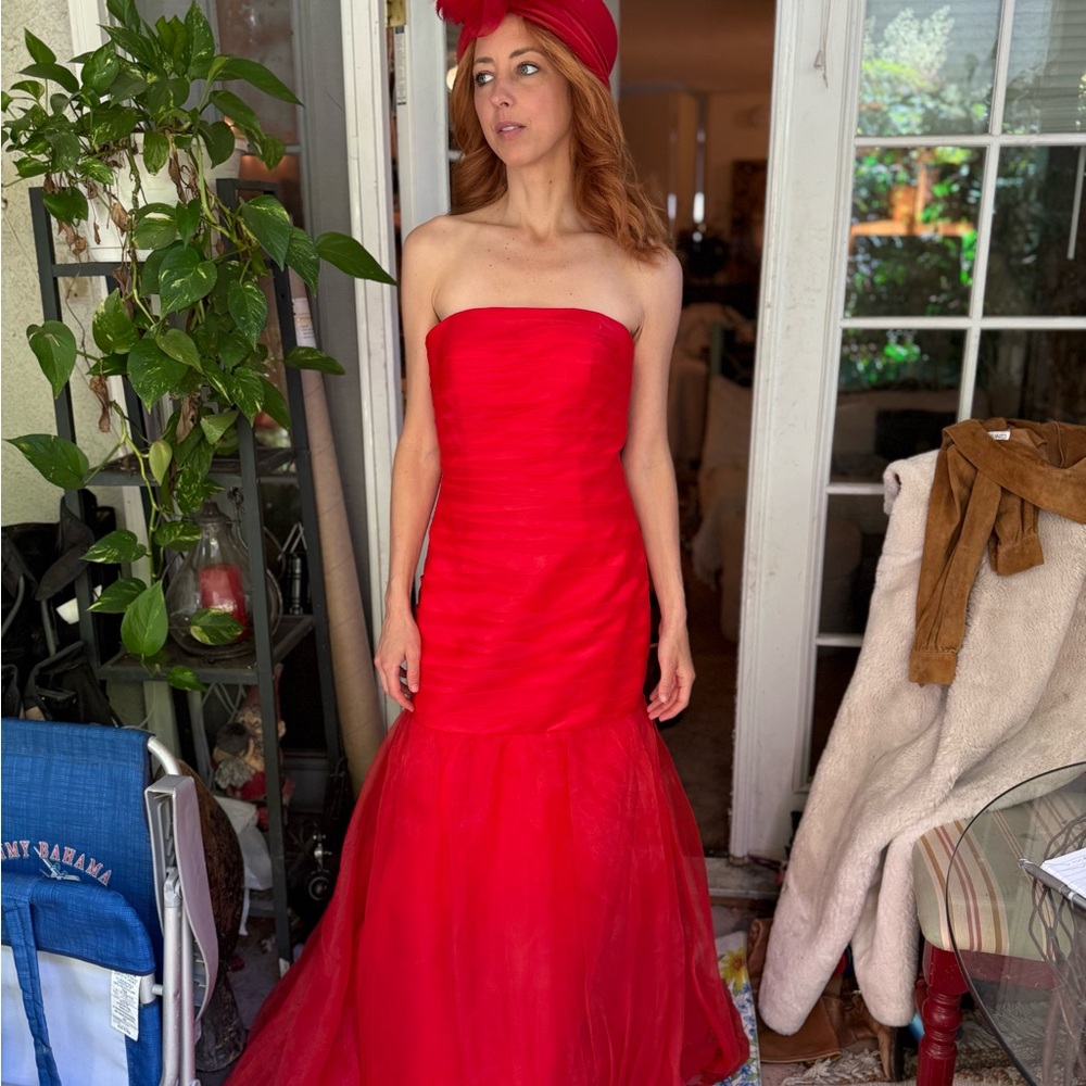 Elegant Red Strapless Evening Gown